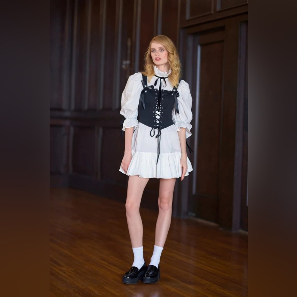 Selkie BNWT Ribbon Corset in Caviar ponte